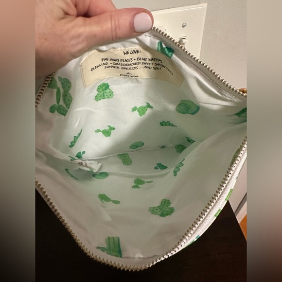 Pura Vida Green Clutch - Picture 4 of 5